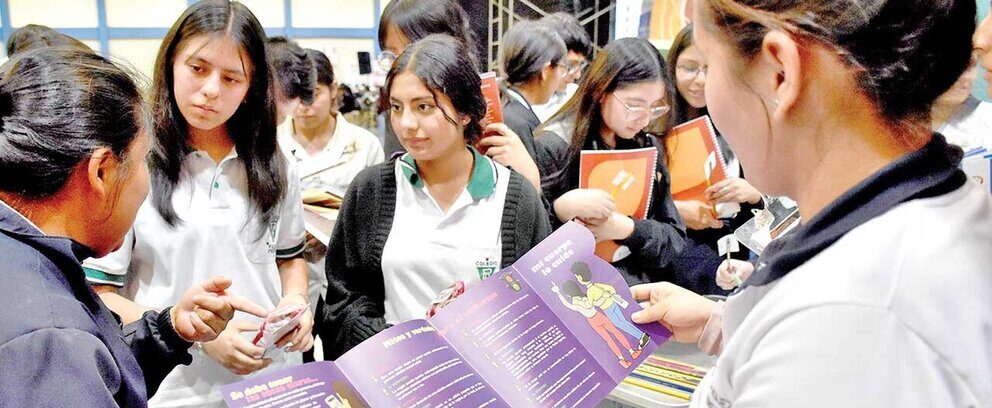 Adolescentes buscan información: ‘¿Cómo cuidarme en mi primera vez?’