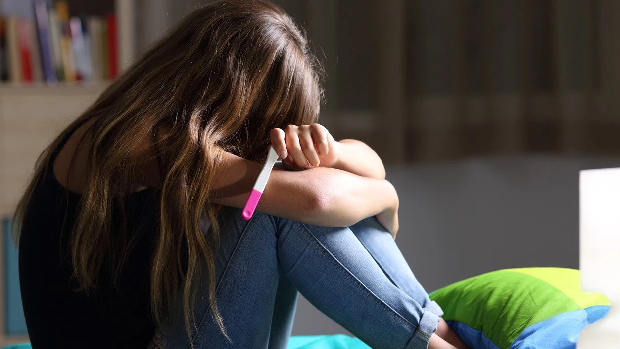 Mujer. Embarazo, duro golpe socioeconómico en las adolescentes