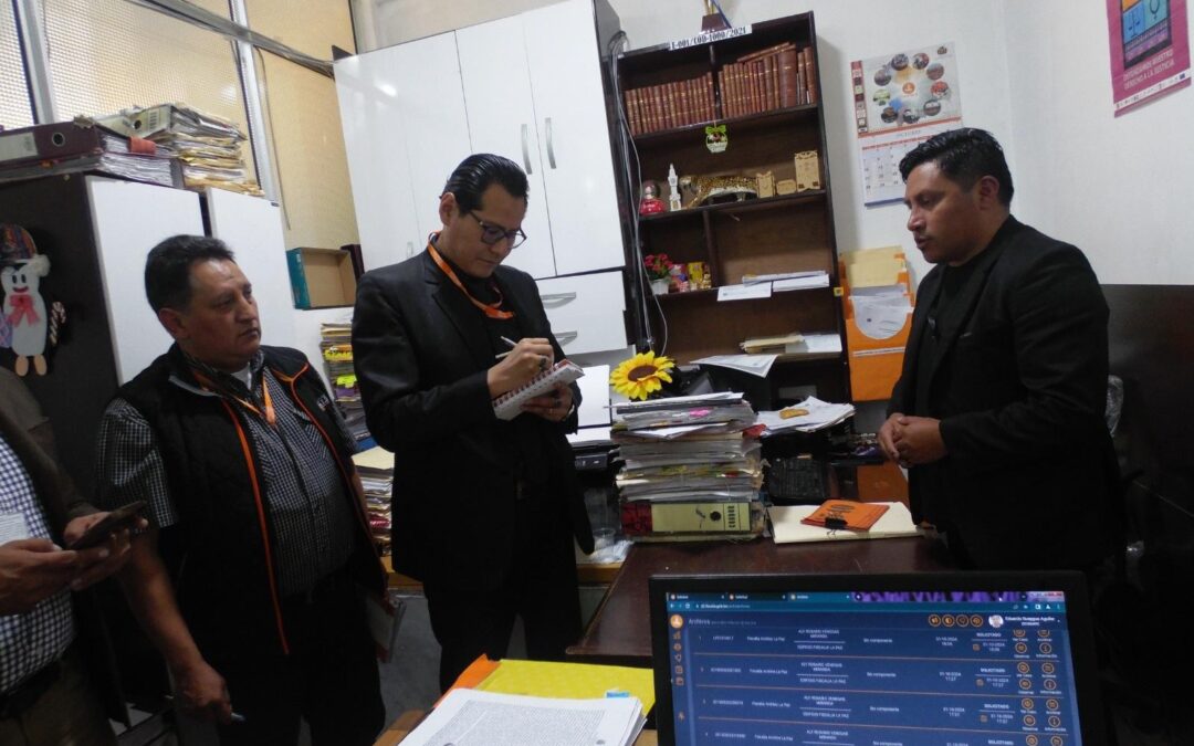 Men working in an Ipas office