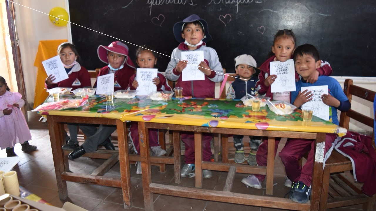 Niñas y niños aprendiendo sobre el consentimiento para prevenir la violencia sexual. Niñas y niños aprendiendo sobre el consentimiento para prevenir la violencia sexual.